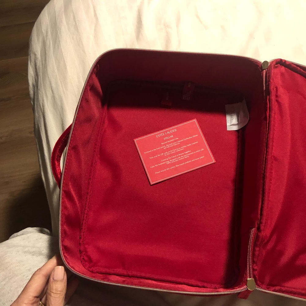 Red bag - Picture 6 of 6